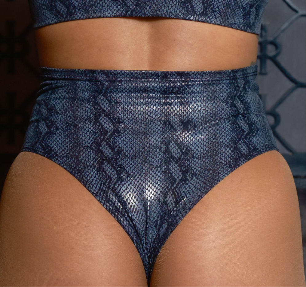 The Bottom in Serpent Grey